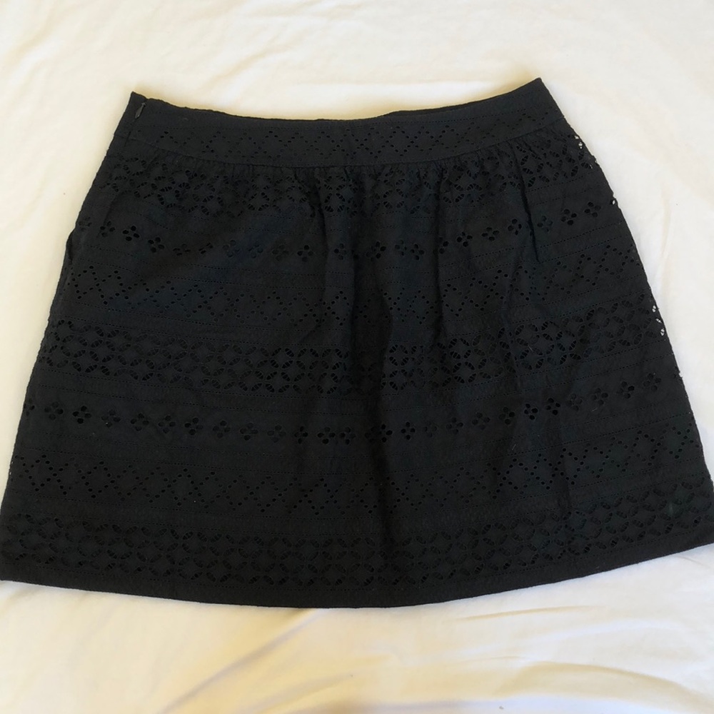 Lace detail black skirt